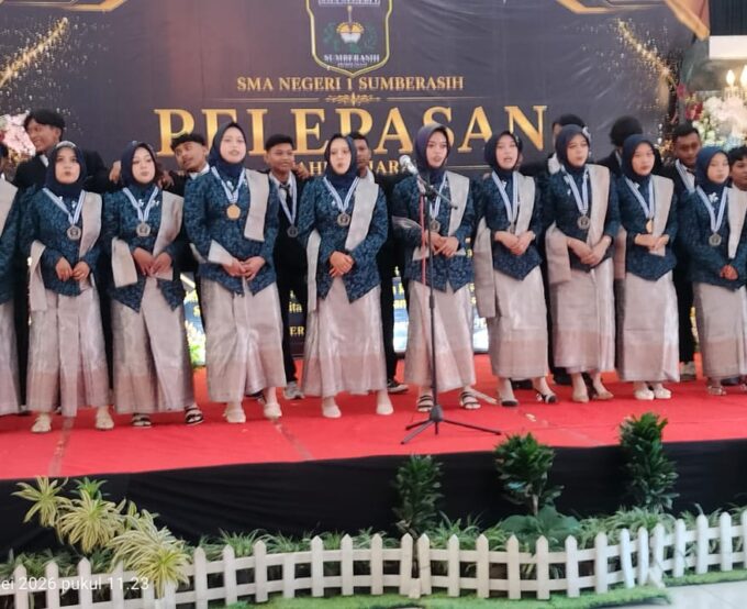 Ukir Kenangan Penuh Haru: Perpisahan Angkatan ke-14 SMA Negeri 1 Sumberasih